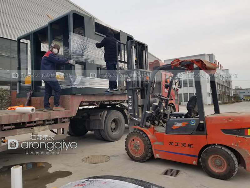 榮大供應四川景區公交候車亭發貨