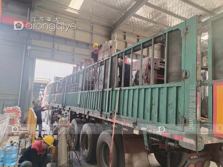 山東智慧公交站第七批裝車圖片